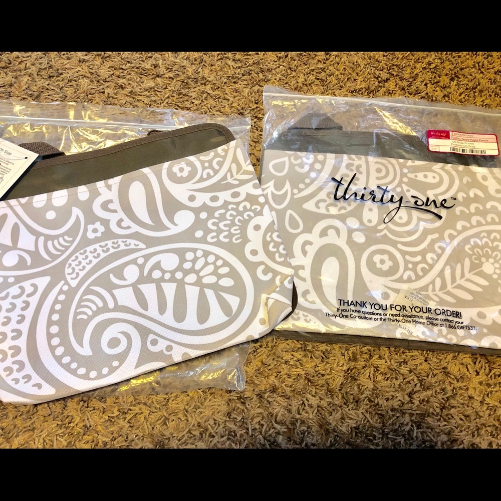 **SOLD**Oh Snap! Pockets